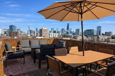 Image de Penthouse with Private Rooftop and Skyline Views