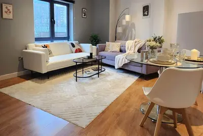 Modern 1br | Spacious | Ground Floor