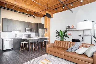 Image de Beautiful Exchange District Suite | 2 Bed | 1 Bath |