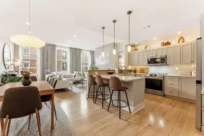 Image de Rittenhouse Gem Luxe 2bd 2. 5ba Near the Square
