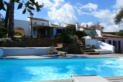 Image de Belle villa familiale sur les hauteurs de Cogolin avec vue mer.