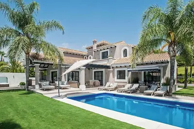 Image de Casa Vera | Family sized luxury mansion with Old Hollywood style design