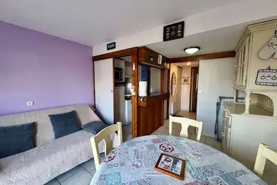 Image de A louer T2 pour quatre personnes avec piscine et parking