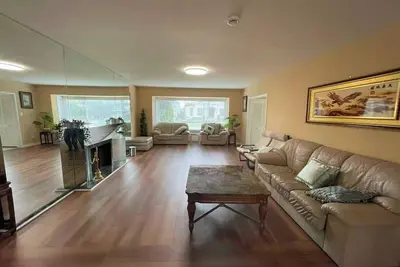 Image de Peaceful Vancouver Home | Safe & Residential Area