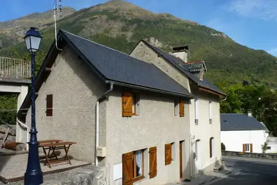 Image de Charmante maison idéalement située au coeur de Sassis village de montagne.