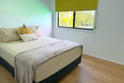 Image de 3 Bedroom Beach House with Stunning Views. Walk to the Sunset Tavern or Beach