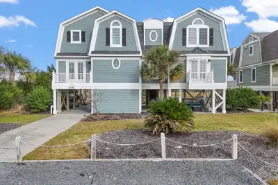 Image de 1057 Tide Ridge, 5 Bedroom, 4. 5 Bathrooms, Private Pool, Elevator