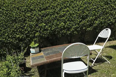 Image de Entire Private 2br 2 Bath Townhouse Near Seven Mile Beach w/ Balcony + Garden