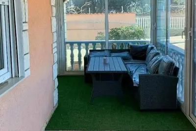 Image de Appartement de deux chambres avec la terrasse Pirovac, Sibenik (A-25316-a)