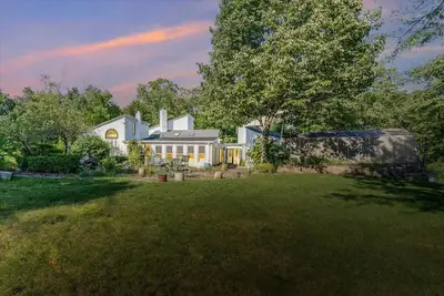 Image de ! Poconos Hidden Villa de’Casablanca Pool+Spa Creek