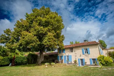 Image de Maison familiale avec piscine privé et toboggan