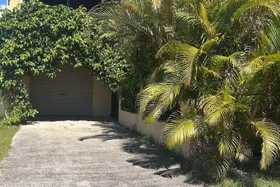 Image de 3 Large double Bedrooms with one shower