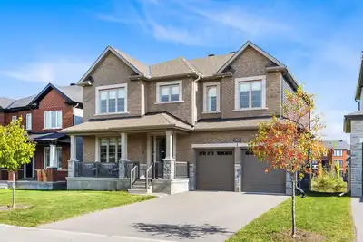 Image de Luxury Home: 4 ensuite bathrooms. Downtown. Airport. River. Manotick. Barrhaven
