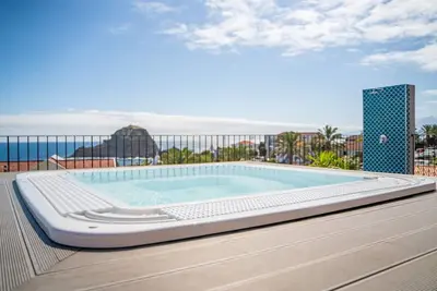 Image de 2 Modern, Inviting Studios Perfect for Family Exploring Nearby Ocean Attractions