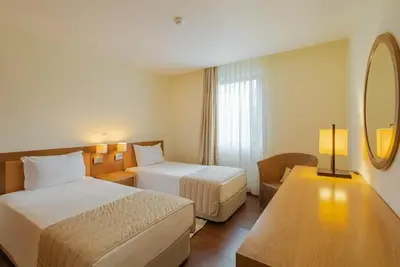 Image de Relaxing Island Getaway in Santa Cruz w/ Ocean Views, Outdoor Pool & Gym Access