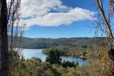 Image de Comfy Lake views with Bbq Deck