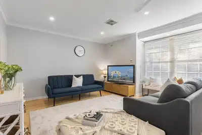 Image de Maison en bord de mer avec garage et espace extérieur