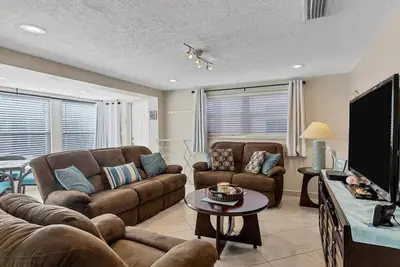 C09 - Escape Ordinary, Embrace the Gulf