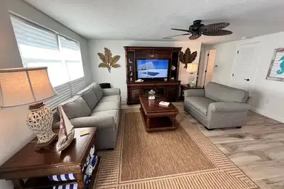 Image de C05 - Welcome to Your Beachfront Hideaway