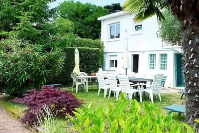 Image de Vacances en Bord De Mer, spacieuse et chaleureuse, jardin arboré et Wi-Fi