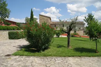 Image de Chambre avec piscine privée, climatisation, Wifi, Tv, véranda, animaux admis, près de Pérouse