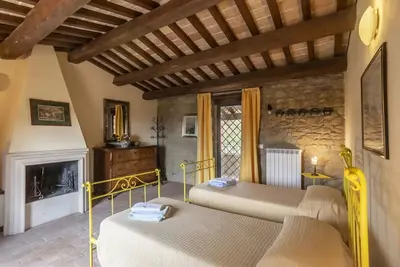 Image de Chambre avec piscine privée, climatisation, Wifi, Tv, patio, vue panoramique, près de Pérouse