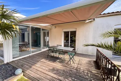 Image de Maison avec jardin clos et véranda