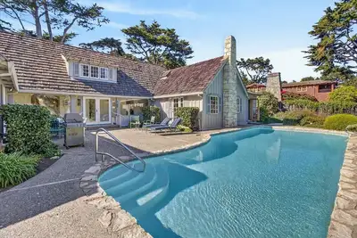 Image de 4065 Love, Family Home Steps to Carmel River Beach
