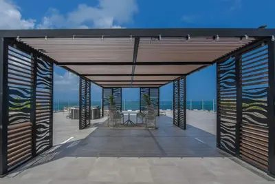 Image de Luxury Oceanfront 2b/3ba Condo • Eagle Beach • Pool