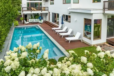 Image de Stunning Waterfront Retreat w/Pool, Private Dock & Sauna Near Downtown Annapolis