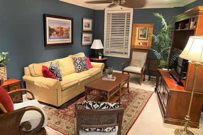 Image de Prime Viewing for Blue Angels -Rooftop Deck and Water Views of Spa Creek!