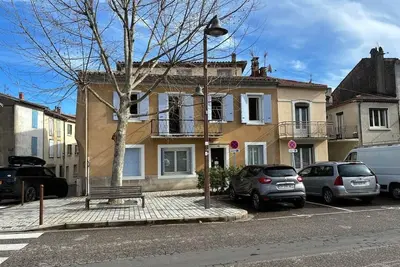 Maison spacieuse au centre du village