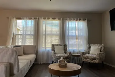 Image de Spacious 5br/3ba/5tv home near Ti / Austin College/ Lake Texoma