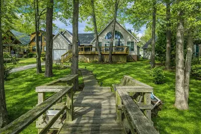 Image de Lakefront Retreat | Dock + Sunset Views