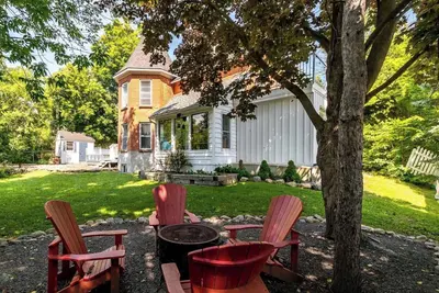 Image de Muskoka Stay in Downtown Huntsville with Firepit