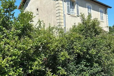 Image de Beautifully renovated country house, large garden, in a typical burgundy village