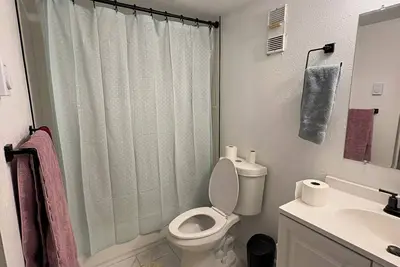 Image de Private Queen Room-Contract workers, maybe live in Aurora Denver-Short/Long Term?