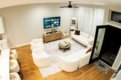 Image de Luxury 3 Story Townhome 2 Bed, 4 Bath Fully Furnished 3 min from downtown Dallas