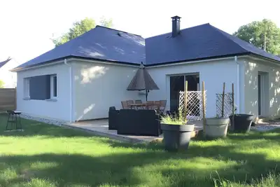 Image de Maison de vacances « Logis Des 2 Chênes » avec terrasse privée, jardin et Wi-Fi