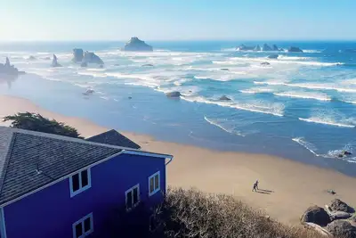 Image de 2026 Luxe coastal cliffside house in Bandon with private beach access