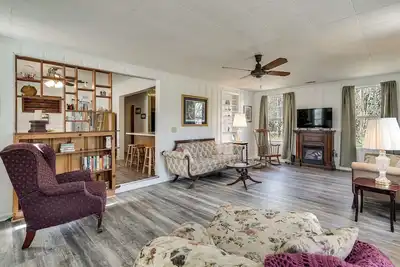 Image de 2-Acre Farmhouse w/ Animals! Allendale Retreat