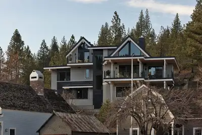 Image de Guesthouse Lake Tahoe. Private Residence Near Hiking and Lakefront Activities