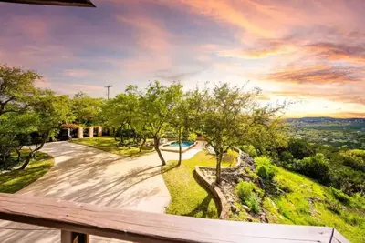 Image de Best Views in Texas w/ Sparkling Pool & Hot Tub