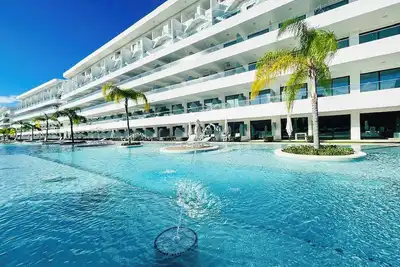 Resort-Style Penthouse with Breathtaking Views