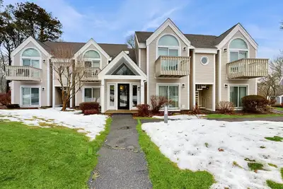 Image de Relaxing fairway escape with resort pools, club access, & steps to Arbor Pool