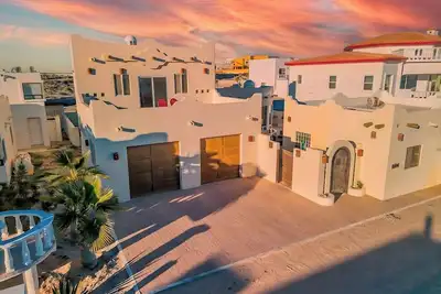 Image de Casa Margarita|Ocean View|Sleeps 14|Steps to Beach