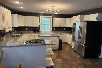 Image de Porch of the Smokies—Spacious 5-bedroom retreat near the foot of the Smokies