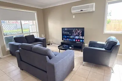 Image de Family-Friendly 3br Home Near Calamvale Central