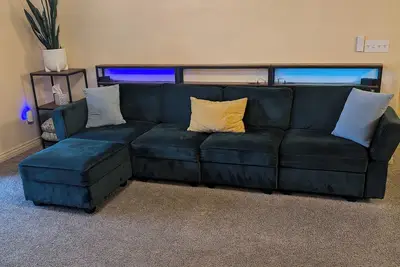 Image de Sage Hollow is a cozy, modern, mid level condo in the heart of town.