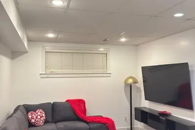 Cozy 2 Bedroom Apartment